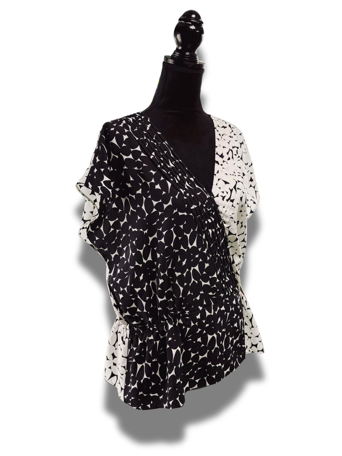 New York & Company Leopard Print Flutter Sleeve Top Blouse Cheetah Star Lining M