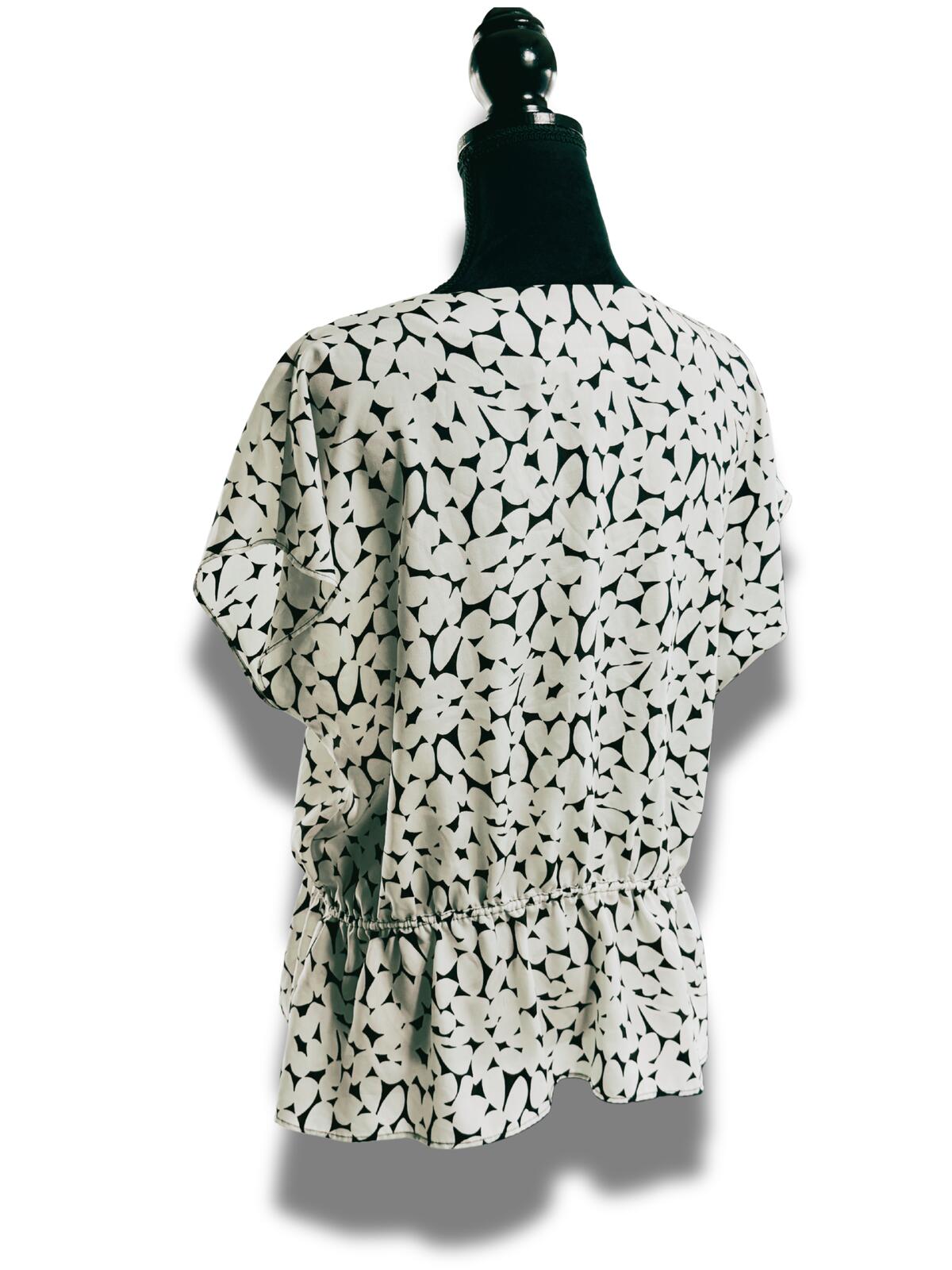 New York & Company Leopard Print Flutter Sleeve Top Blouse Cheetah Star Lining M