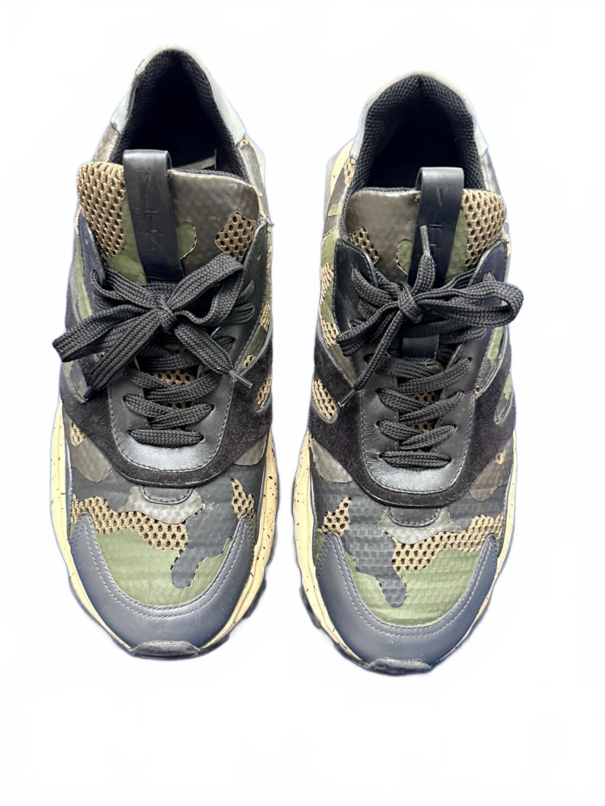 Valentino Garavani Camouflage Low Top Sneakers Mens 43 US 10 italy