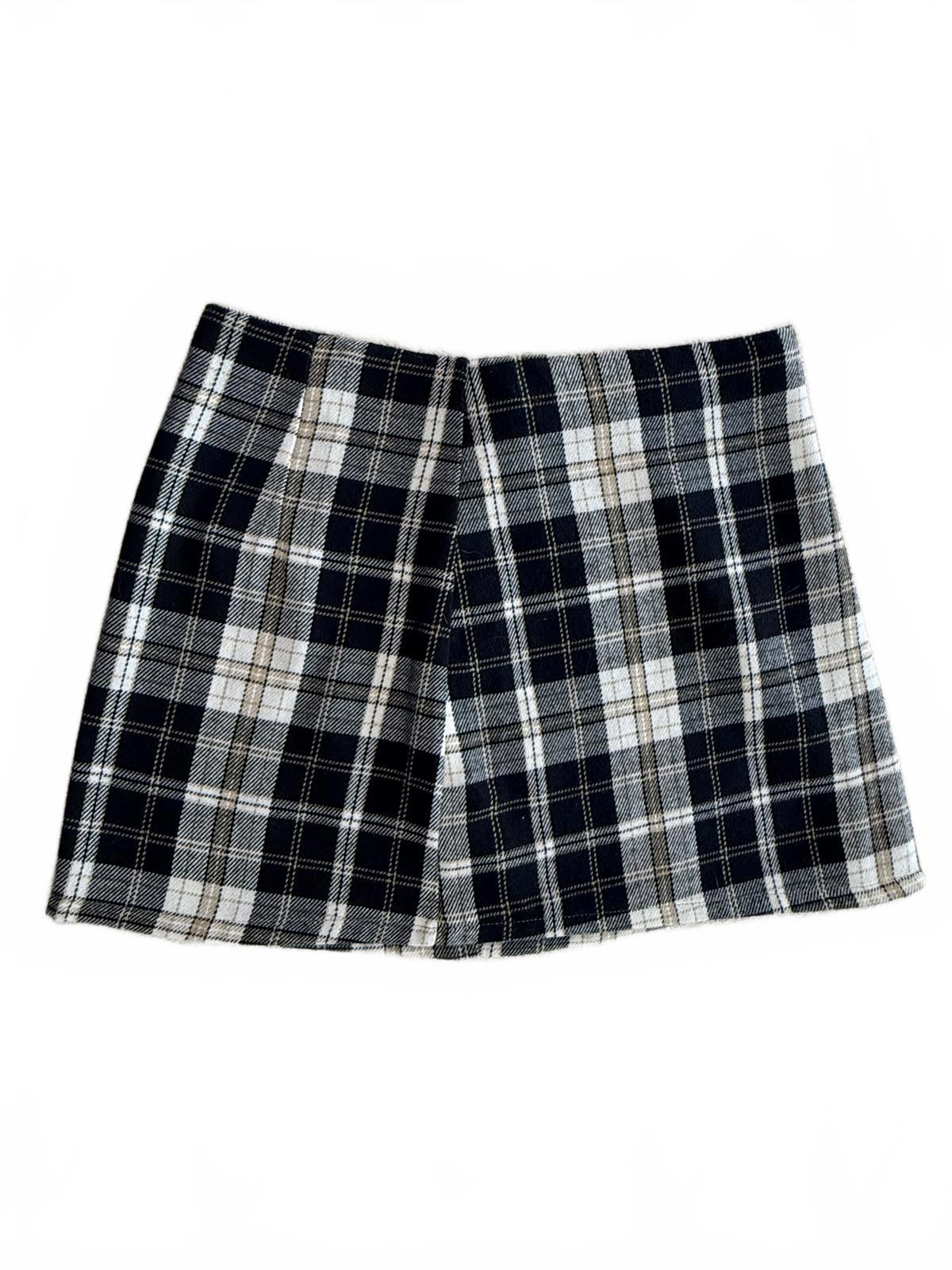 L.O.G.G. H&M Plaid Mini Skort Black White Checkered Skirt Shorts Preppy Grunge M