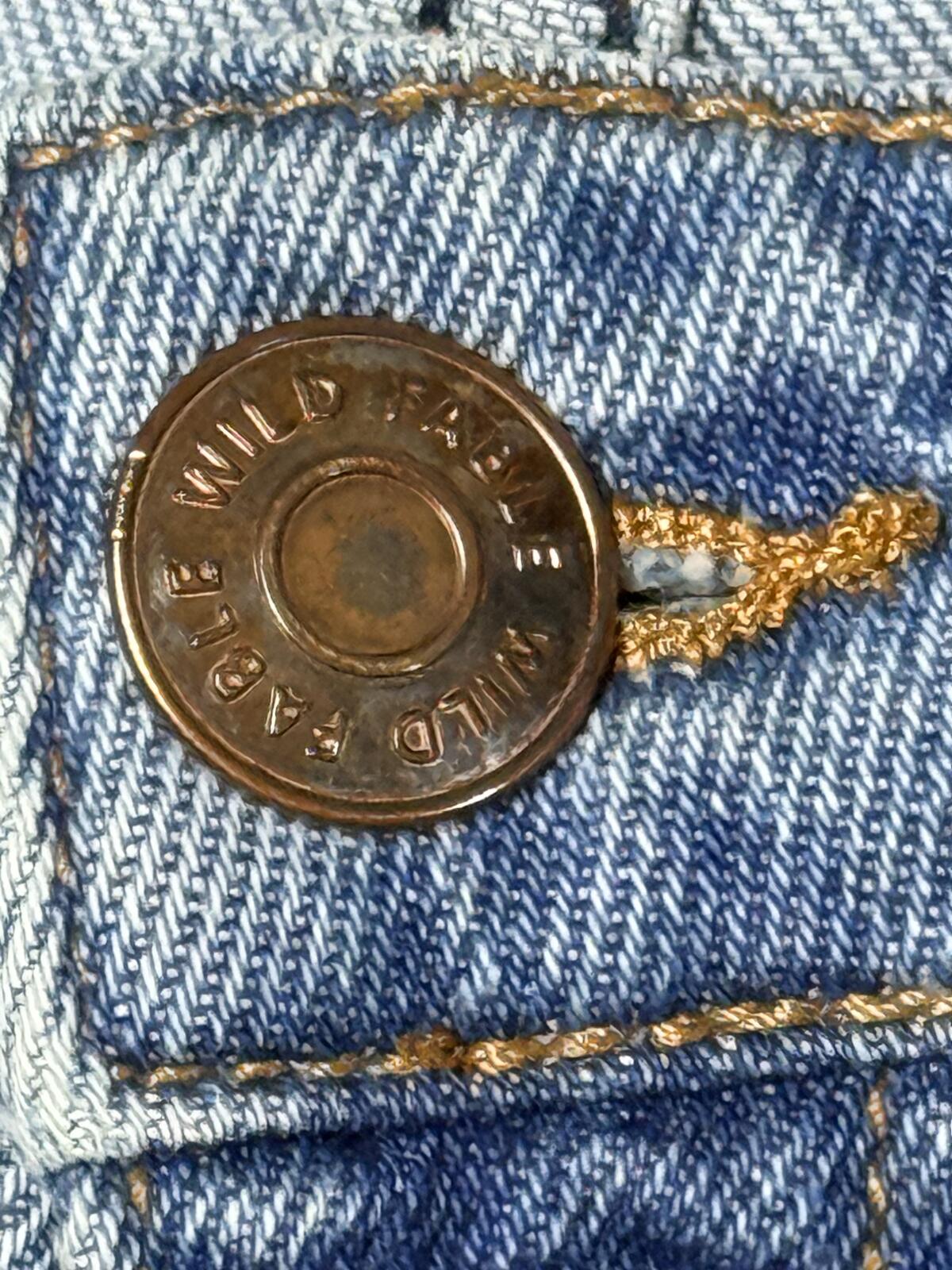Wild Fable High Rise Distressed Denim Shorts Light Wash Raw Hem Jean Shorts Sz 0
